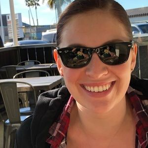 Meet your Posher, Holly